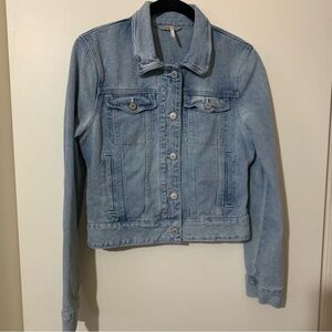 Free People  Point Collar Button Front  Denim Jacket Size Smalll